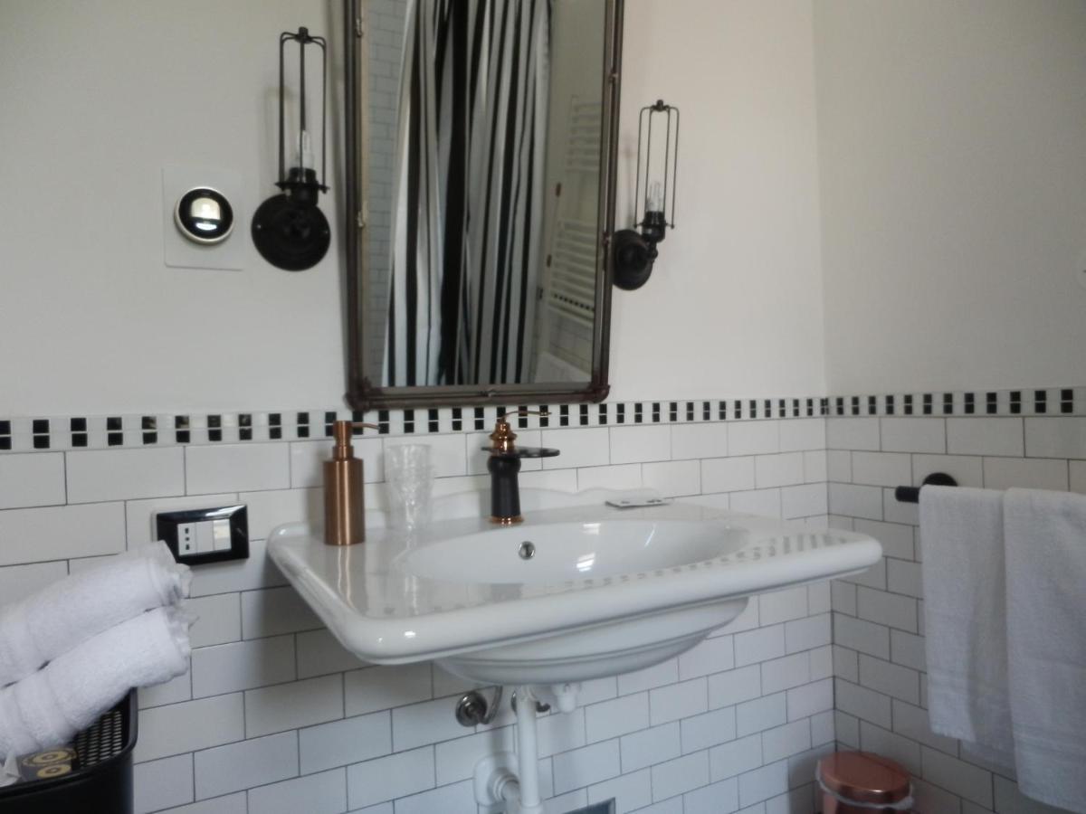 Bb Sharingloft Sirmione Bed & Breakfast Екстериор снимка