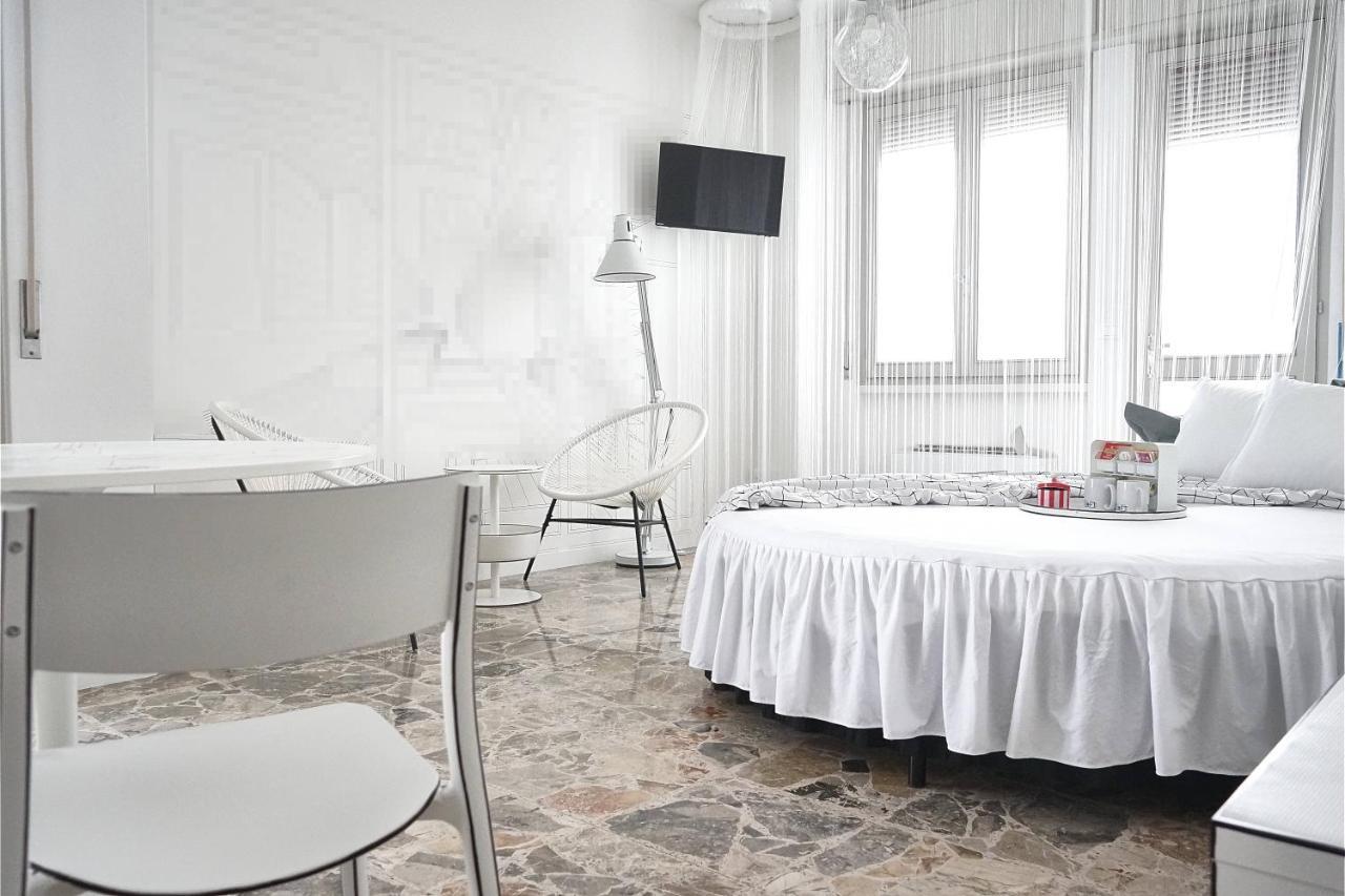 Bb Sharingloft Sirmione Bed & Breakfast Екстериор снимка